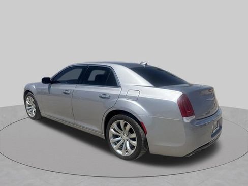 Used 2018 Chrysler 300 Limited w/ Safetytec Plus Group RWD image 3