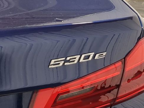 Used 2019 BMW 530e xDrive w/ Luxury Package image 16
