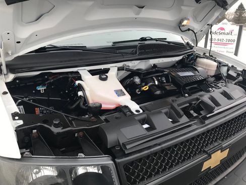 Used 2020 Chevrolet Express 2500 LS image 36
