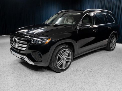 Certified 2026 Mercedes-Benz GLS 450 4MATIC image 1