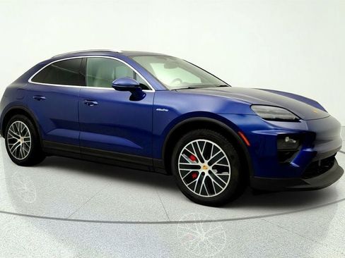 Used 2025 Porsche Macan 4S Electric w/ Premium Package AWD/4WD image 3