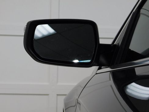 Used 2018 Chevrolet Malibu LT image 25