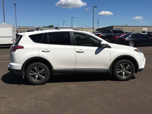 Used 2018 Toyota RAV4 XLE AWD/4WD image 7