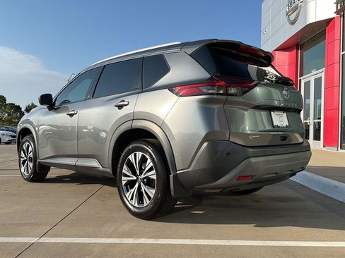 Used 2021 Nissan Rogue SV w/ Premium Package FWD image 11