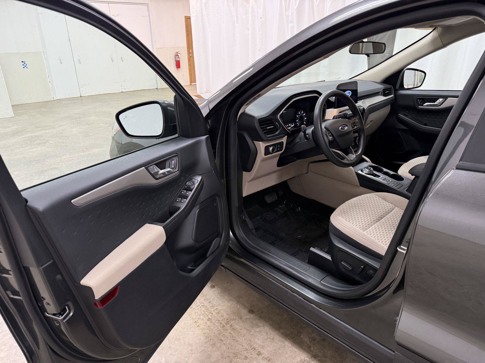 Used 2020 Ford Escape SE AWD/4WD image 14
