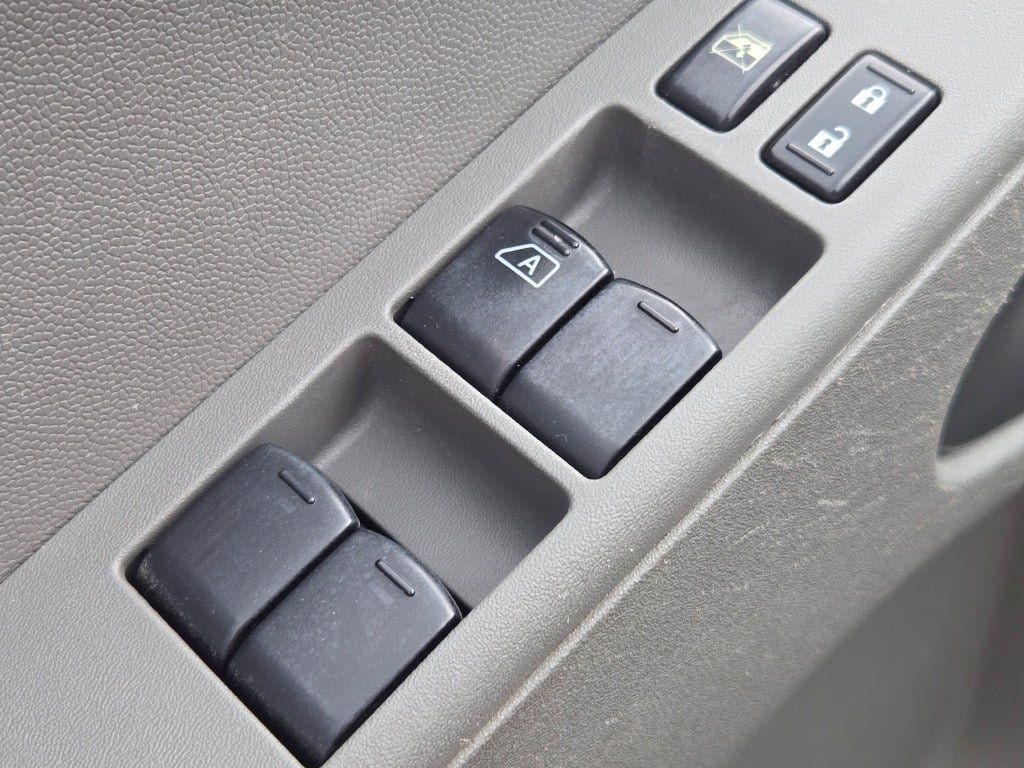 Used 2015 Nissan Frontier SV AWD/4WD image 25