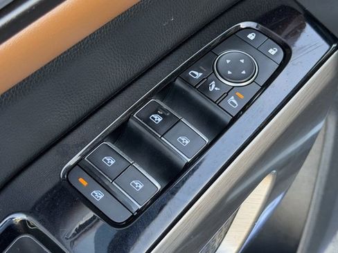 Used 2022 Nissan Pathfinder Platinum w/ Cargo Package image 22