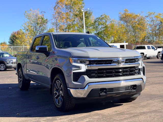 Used 2024 Chevrolet Silverado 1500 LT AWD/4WD image 4