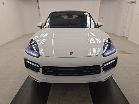 Used 2023 Porsche Cayenne Coupe AWD/4WD image 2