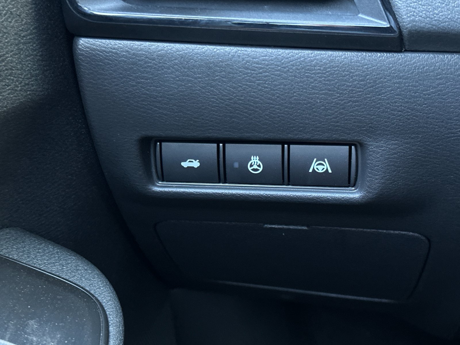 New 2026 Nissan Sentra SR w/ SR Premium Package FWD image 25