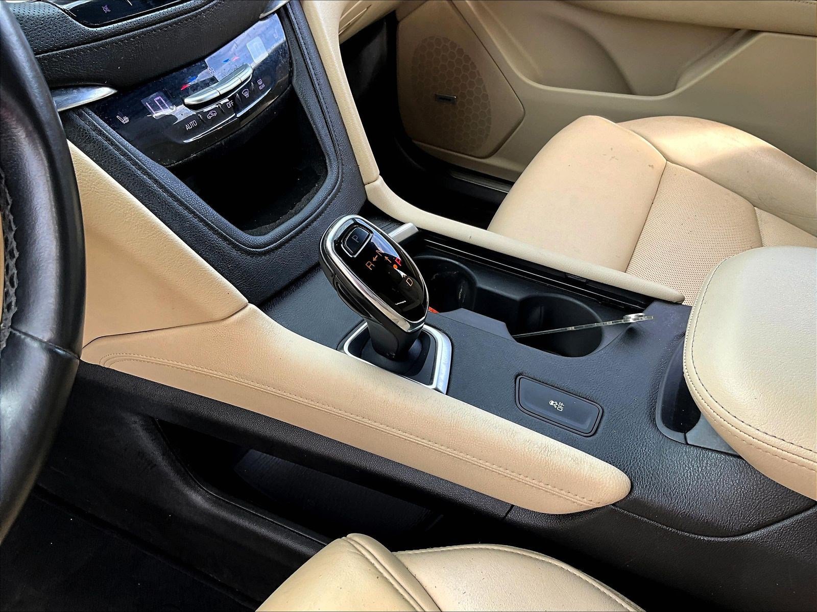 Used 2018 Cadillac XT5 Luxury FWD image 18