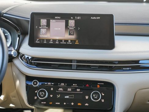 Certified 2025 INFINITI QX60 Luxe w/ Vision Package image 13