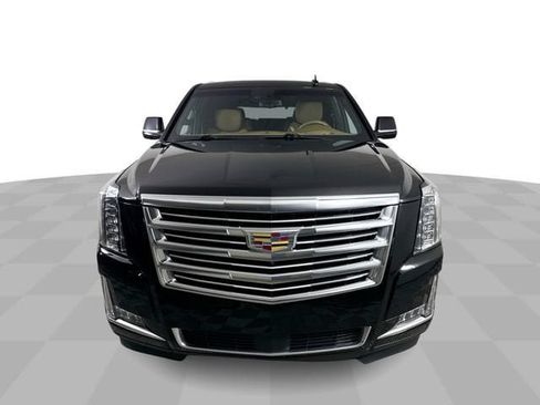 Used 2017 Cadillac Escalade Platinum AWD/4WD image 3