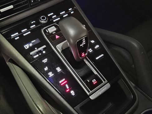 Used 2022 Porsche Cayenne S image 13