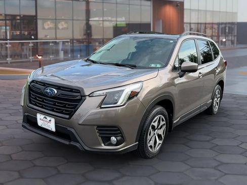 Used 2022 Subaru Forester Premium AWD/4WD image 6