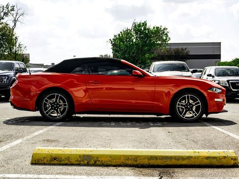 Used 2023 Ford Mustang Convertible image 4