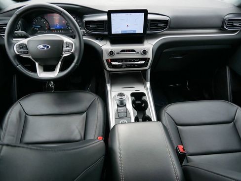 Certified 2022 Ford Explorer XLT w/ Equipment Group 202A image 16