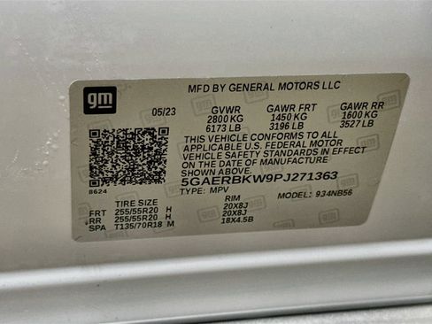 Used 2023 Buick Enclave Essence w/ Experience Buick Package FWD image 33