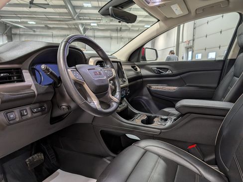 Used 2021 GMC Acadia Denali w/ Denali Technology Package image 13