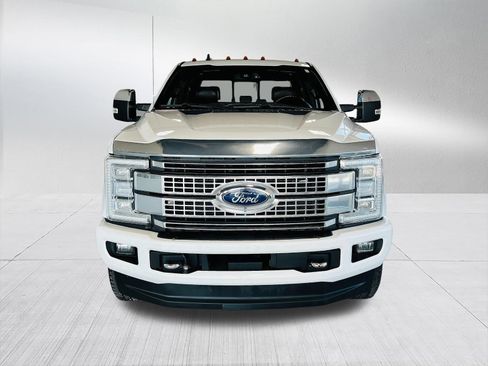 Used 2019 Ford F250 Platinum w/ Platinum Ultimate Package image 3