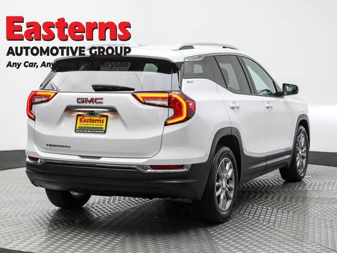 Used 2024 GMC Terrain SLT image 5