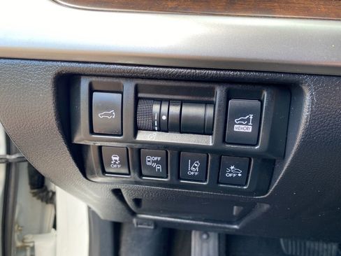 Used 2019 Subaru Outback 2.5i Limited AWD/4WD image 22