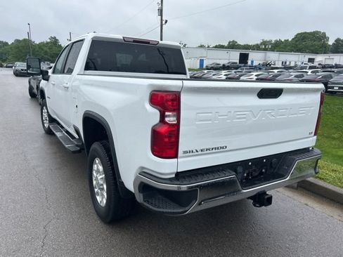 Used 2023 Chevrolet Silverado 2500 LT w/ Convenience Package AWD/4WD image 4