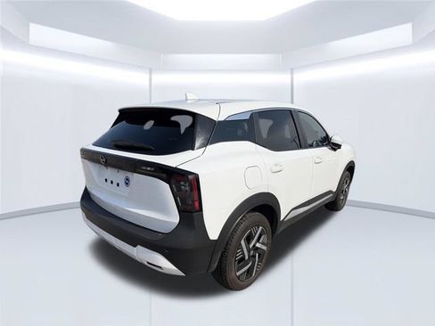 Used 2025 Nissan Kicks SV FWD image 6