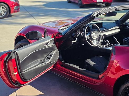 Used 2025 MAZDA MX-5 Miata Sport image 42