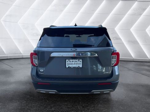 Used 2024 Ford Explorer XLT w/ Equipment Group 202A image 5