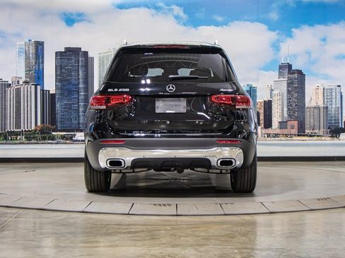 Used 2022 Mercedes-Benz GLB 250 4MATIC image 11