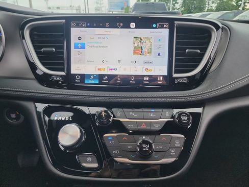 New 2027 Chrysler Pacifica Select w/ Family Tech Group AWD/4WD image 18