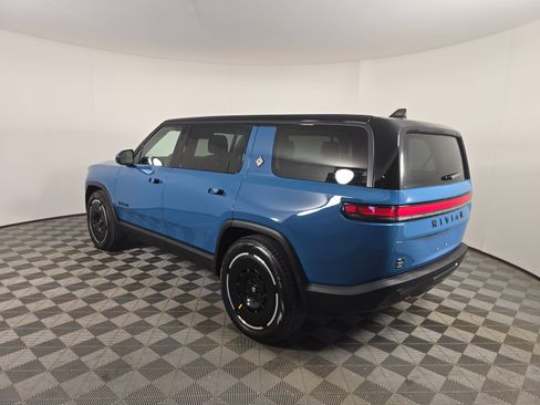 Used 2025 Rivian R1S Adventure Dual AWD/4WD image 3