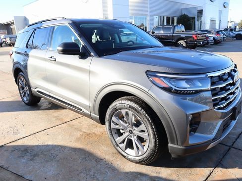 New 2026 Ford Explorer Active w/ Active Comfort Package image 1