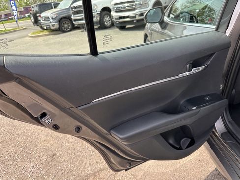 Used 2019 Toyota Camry LE image 12