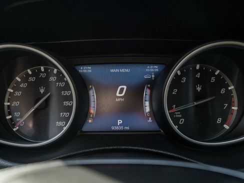 Used 2018 Maserati Levante Sport Utility 4D image 21