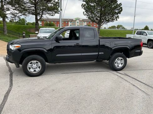 Used 2020 Toyota Tacoma SR RWD image 3