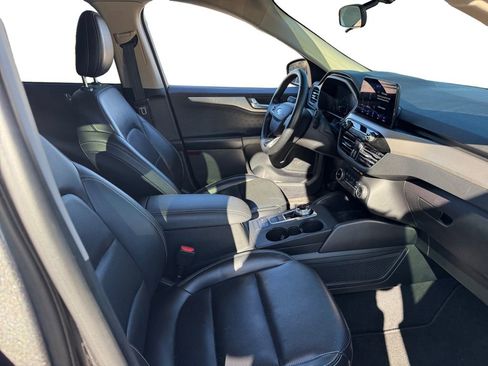 Used 2020 Ford Escape SEL image 18