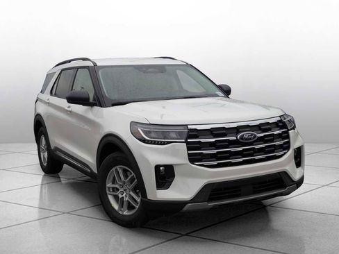 New 2025 Ford Explorer Active w/ Active Comfort Package image 12