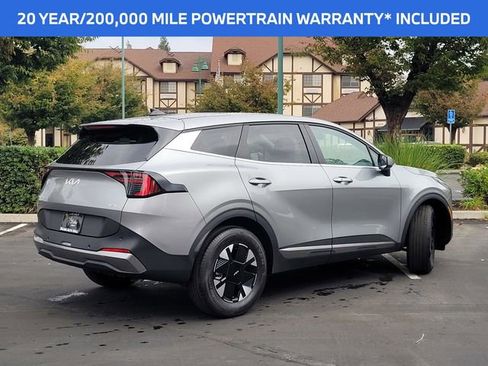 New 2026 Kia Sportage LX image 4