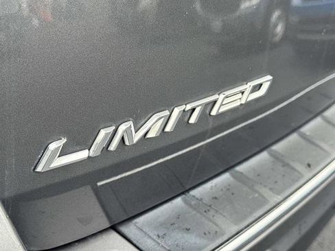 Used 2022 Ford Explorer Limited w/ Equipment Group 301A image 6