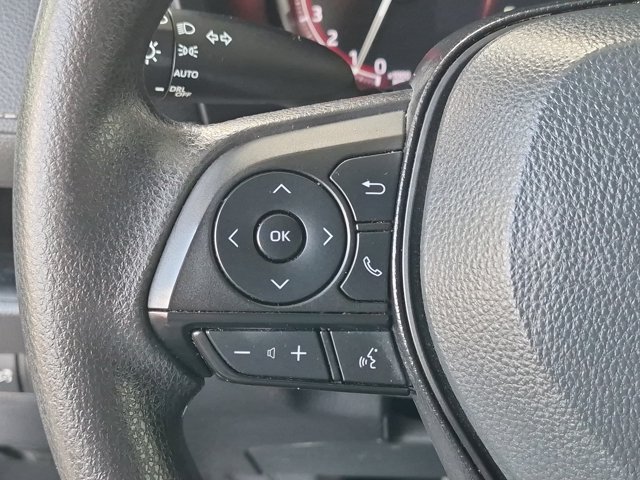 Used 2025 Toyota RAV4 XLE FWD image 24
