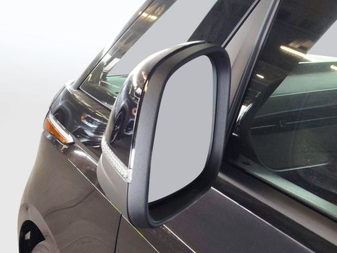 New 2025 Volkswagen ID. Buzz Pro S Plus image 28