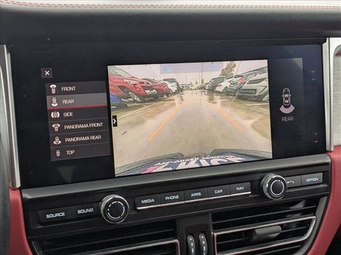 Used 2020 Porsche Macan Turbo image 13