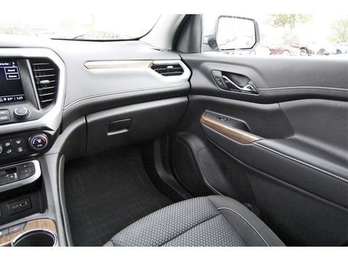 Used 2023 GMC Acadia SLE w/ Driver Convenience Package image 10