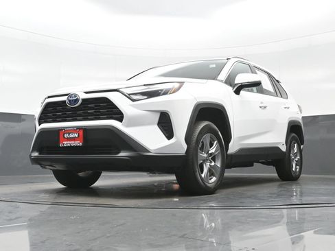 Used 2022 Toyota RAV4 XLE AWD/4WD image 28