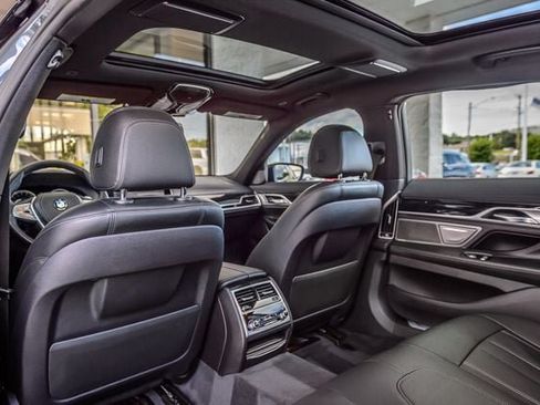Used 2019 BMW 740i w/ M Sport Package RWD image 43
