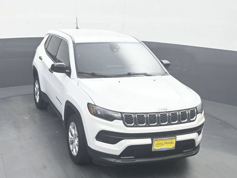 Used 2024 Jeep Compass Sport AWD/4WD image 19