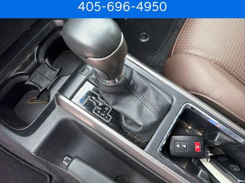 Used 2018 Toyota Tacoma Limited RWD image 31