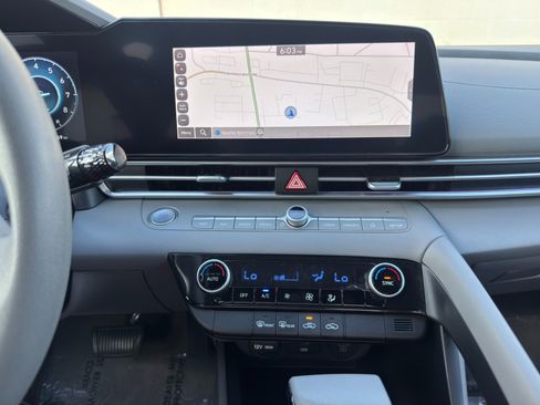Used 2024 Hyundai Elantra SEL FWD image 22